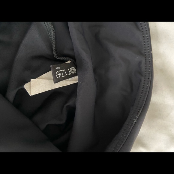 Onzie Ripped Legging - Picture 3 of 4